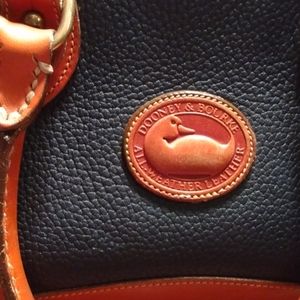 Dooney bourke's pursre